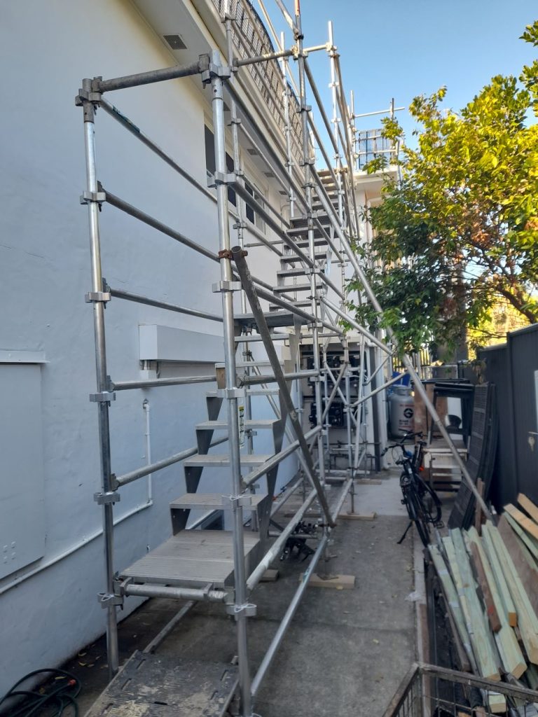 Scaffolding With Tight Access Constraints